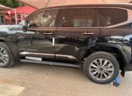 Toyota Land Cruiser VXR 2025